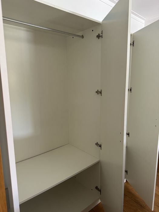Roupeiro Branco com 3 portas