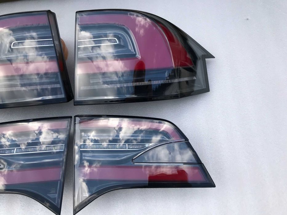 Tesla Model X фари задні фонарі рест дорест