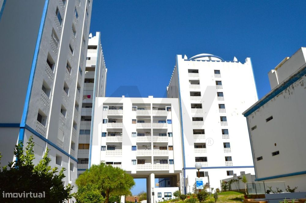 Apartamento T1 Mobilado e Equipado no Clube Praia da Rocha, a 300m do