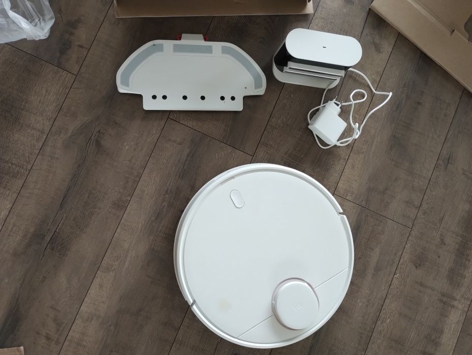 Xiaomi Vacuum Mop 2S dziala bez akcesoriow z ladowarka i stacja