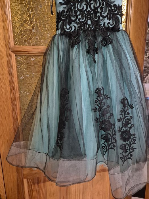 Святкова сукня для дівчинки