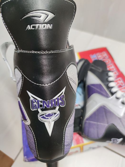 Продам нові, хокейні ковзани