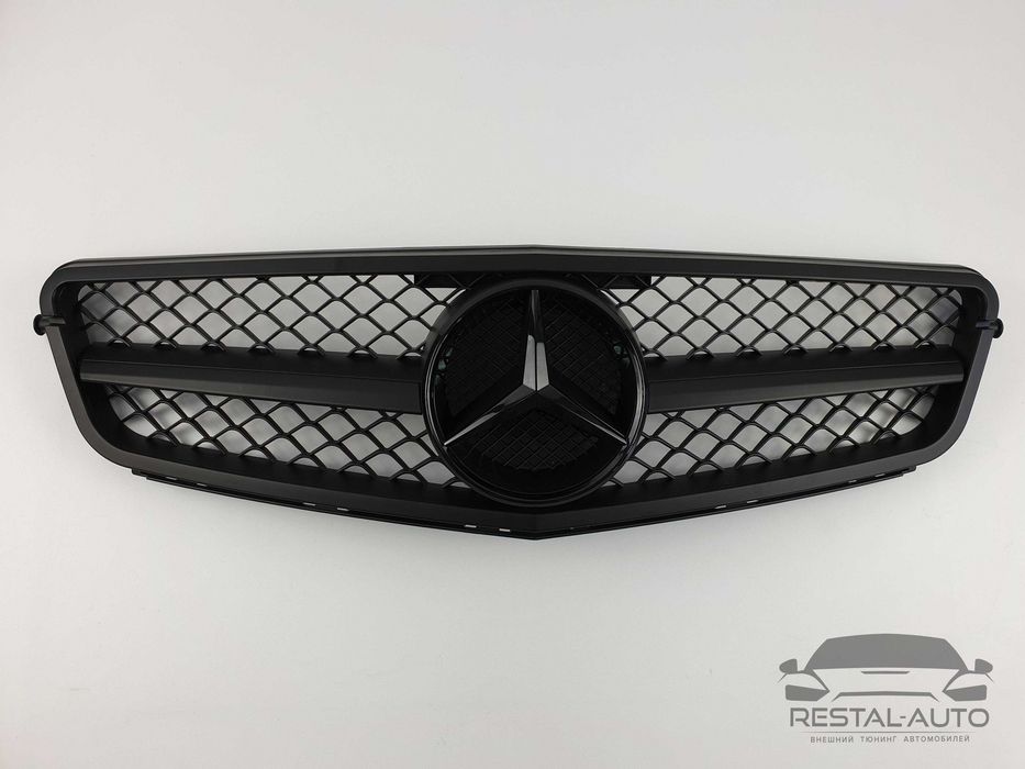 Решітка радиатора на Mercedes C-Class W204 2007-2014 год AMG стиль