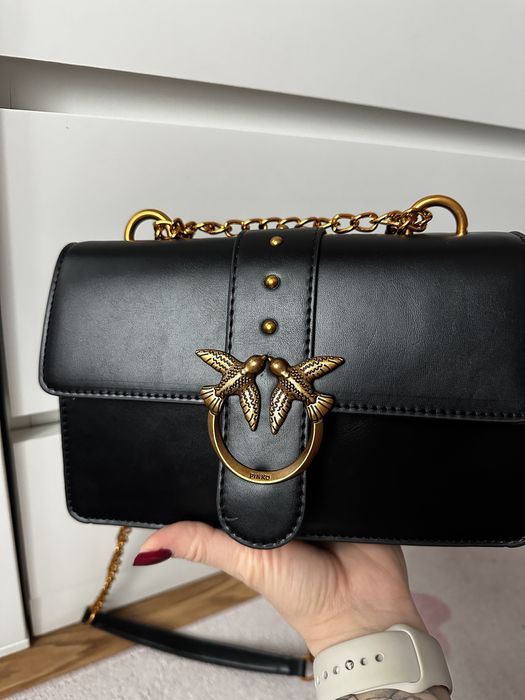 Czarna torebka chanelka złoty łańcuszek logowana