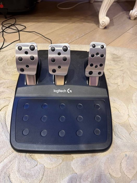 Игровой руль G29 Driving Force идеальное стомтояние