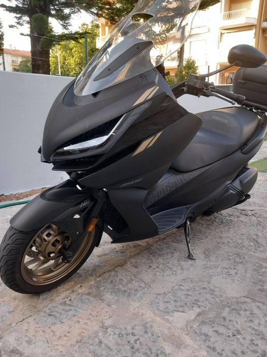 Zontes 350e  de garagem