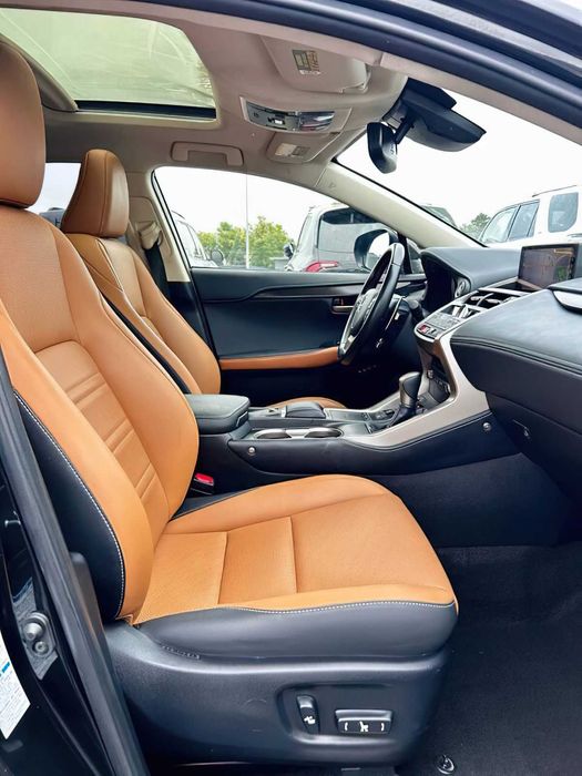 Lexus NX 300h      2021