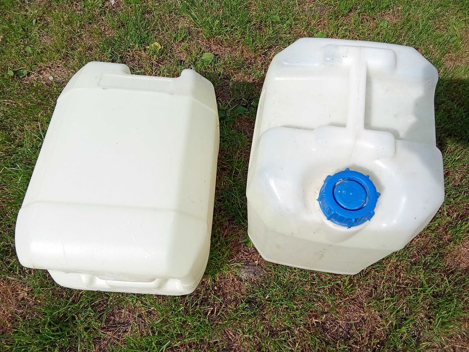 Kanister 10 litrów plastikowy