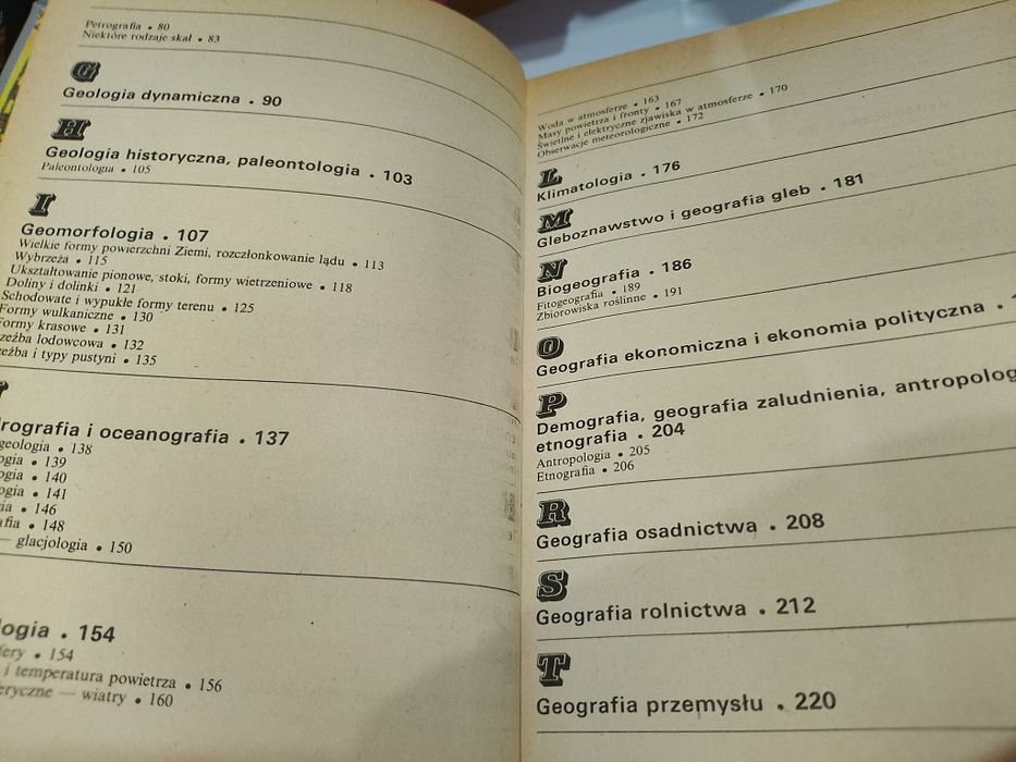 Szkolny słownik geograficzny Jan Flis