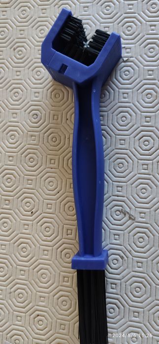 Escova limpa corrente mota