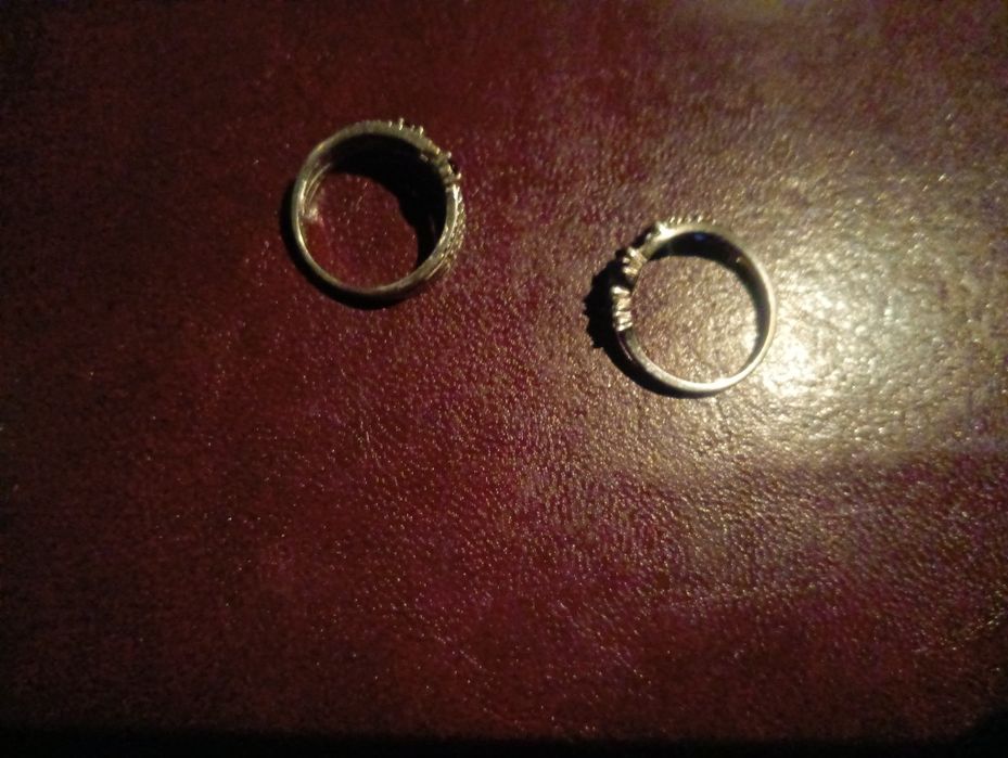 Sprzedam 2 srebrne pierścionki