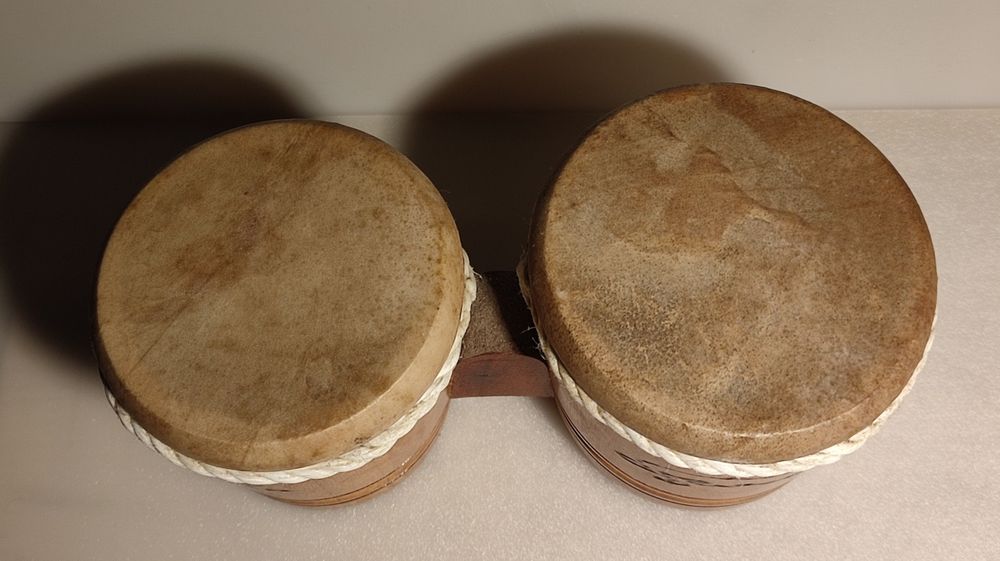 Bongôs de madeira Cuba