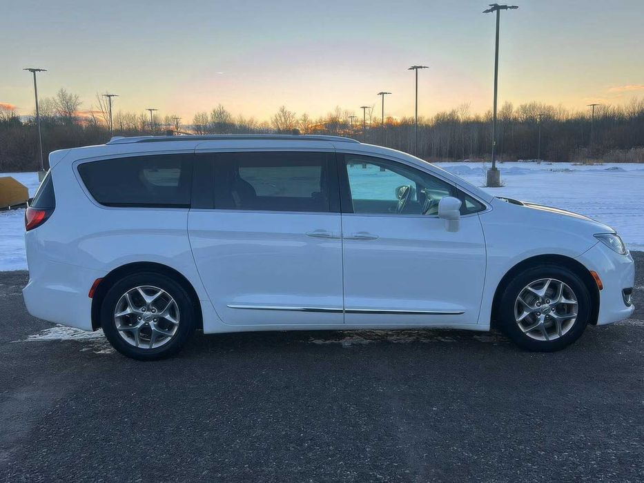 Chrysler Pacifica Touring L Plus      2018