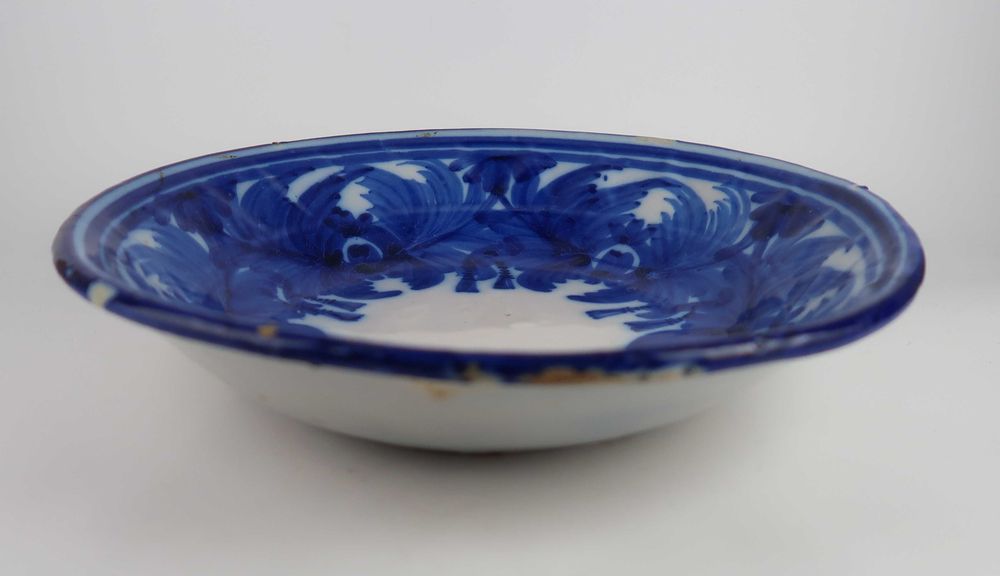 Prato Fundo em faiança azul Séc. XIX
