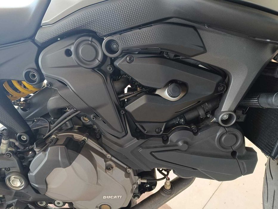 Ducati Monster 937 aviator grey + Plus