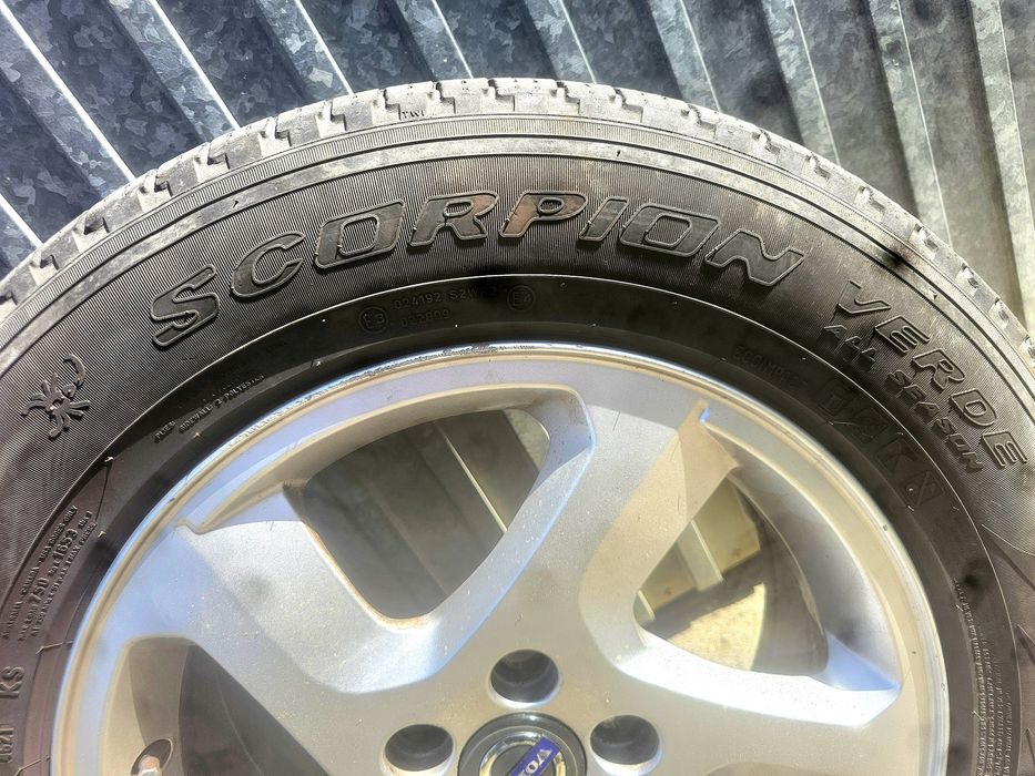 Pneus e jantes 215/65R16