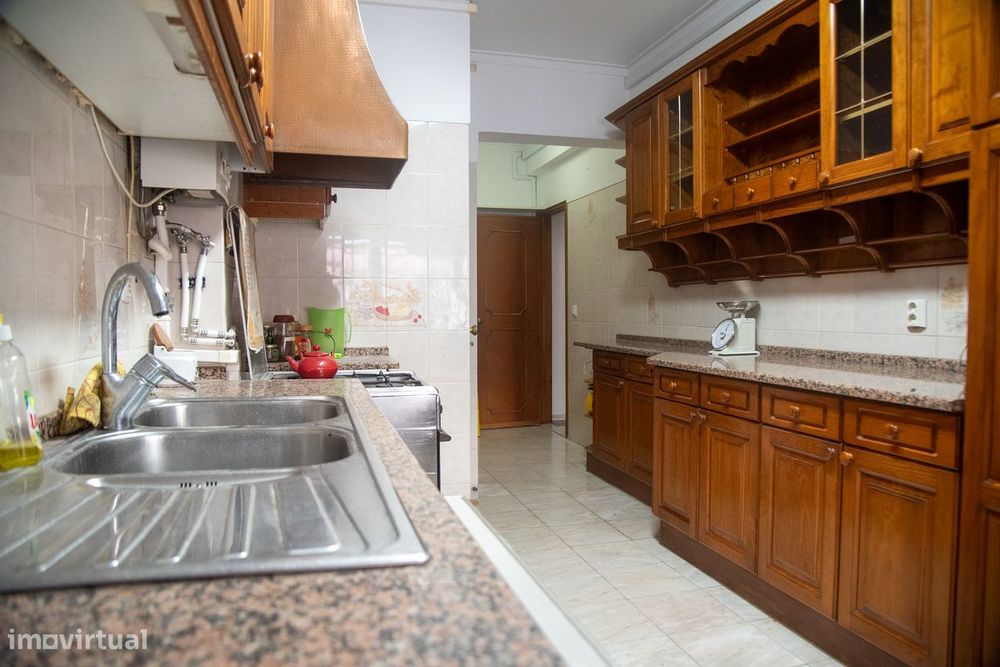 T2 com Terraço Grande, Garagem e Elevador