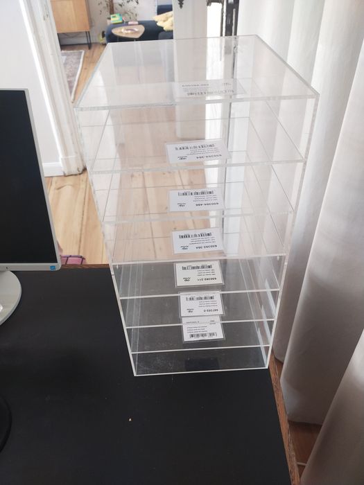 Organizer na dokumenty z pleksi