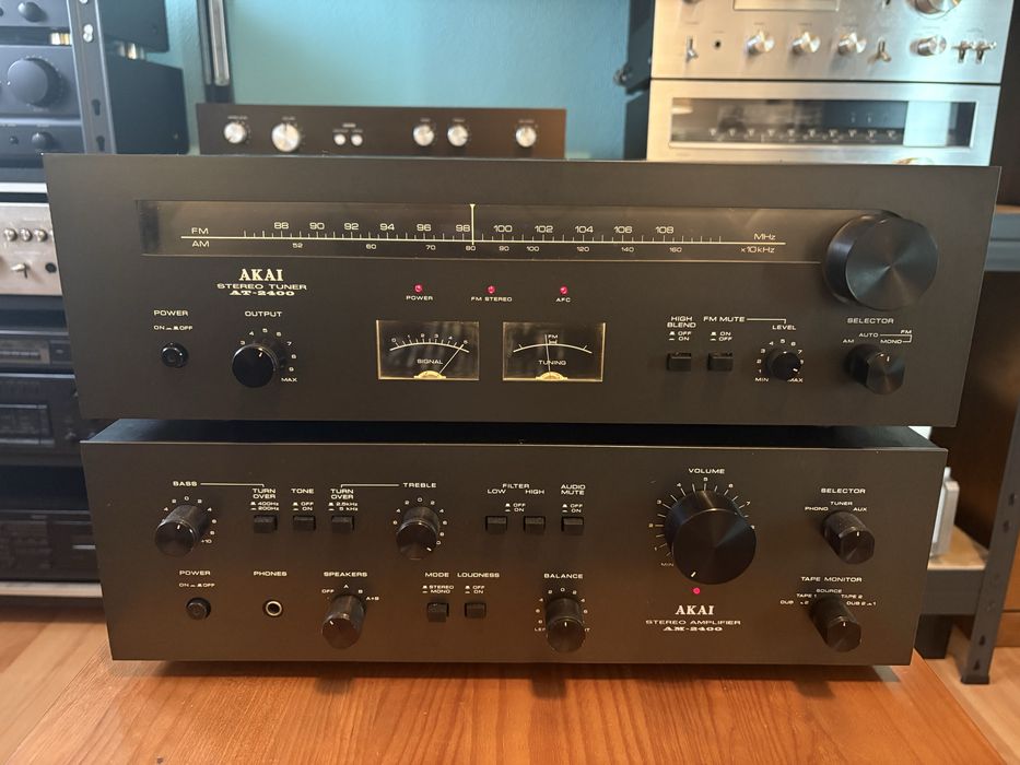Conjunto Akai Amplificador e Tuner AM-2400 e AT-2400