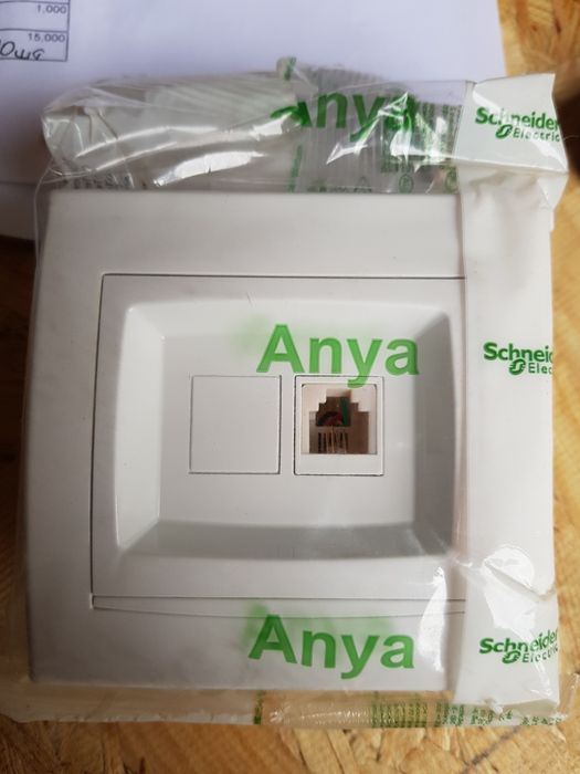 Телефонная RJ11 розетка  белая