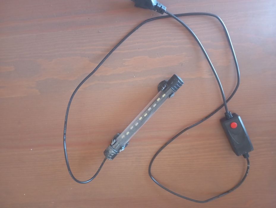 Aquário de Vidro Usado - Kit Completo com Filtro, Luz LED e Bomba de Ar