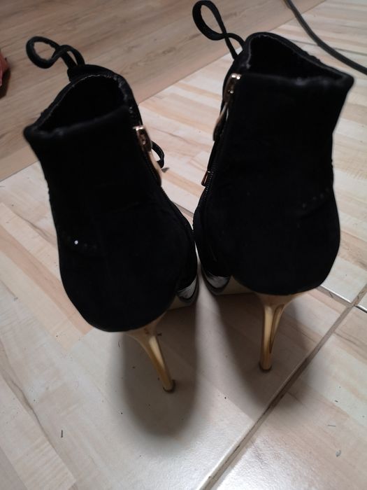 Czarne botki Centro