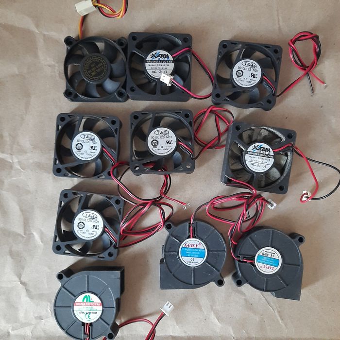 Кулер вентилятор корпусний.