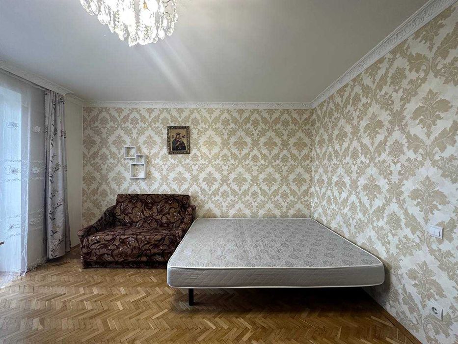 Продаж 4 кім квартири в цегляному будинку вул Медової Печери (Пасічна)