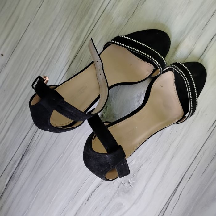 Sandały czarne zdobione na sylwestra