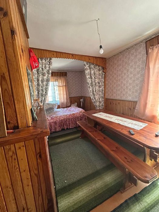 Дача з гаражем, погребом, банею та великою ділянкою!