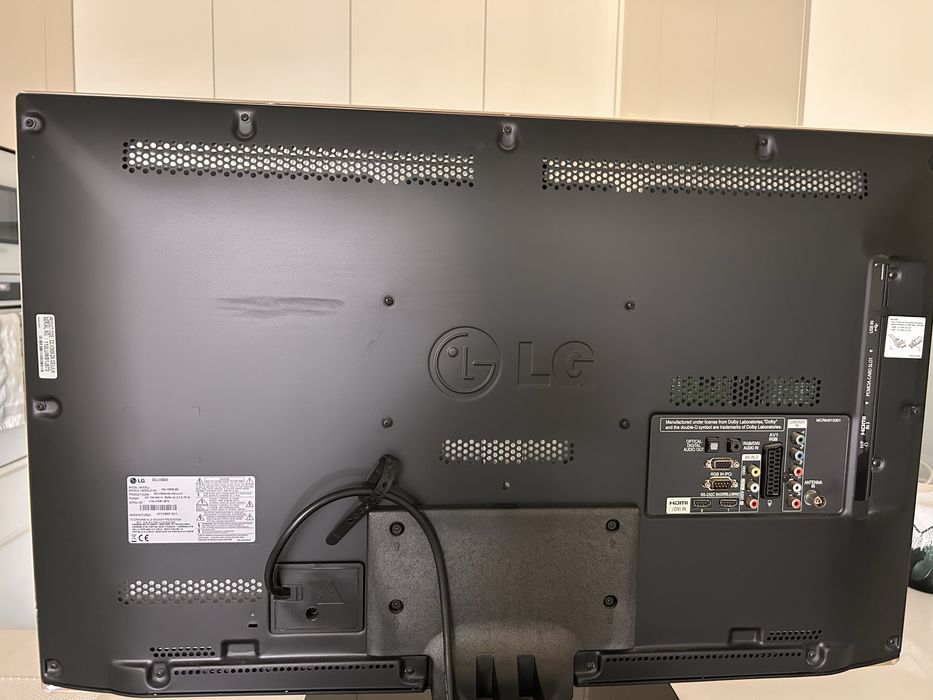 LG 32” LED Full HD – Excelente Estado