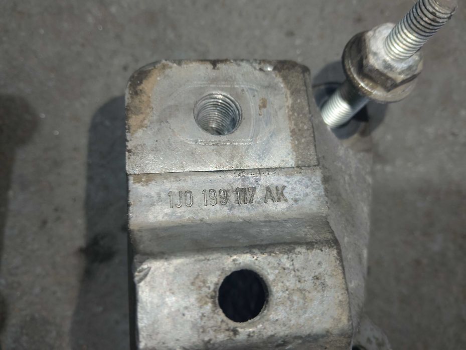 Suporte motor / caixa Audi A3