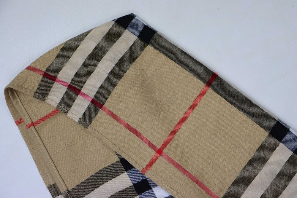 Burberry kaszmirowy szal.