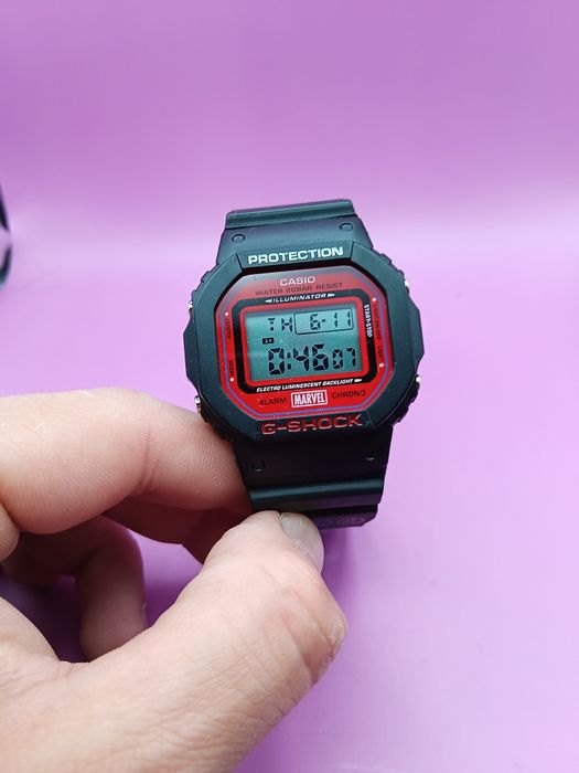 Oryginalny zegarek Casio G-Shock DW-5600 Marvel Spider-Man.