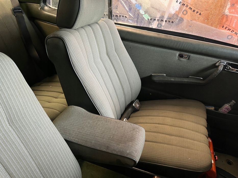 mercedes 123 coupe 1983 błotnik prawy zderzak maska gril lampy