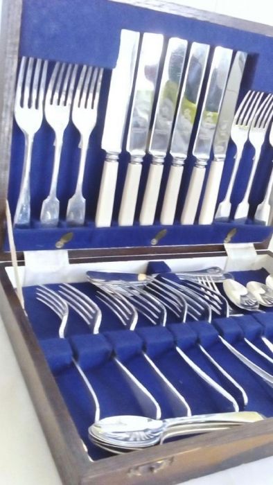 Faqueiro de qualidade em caixa como novo vendo ou troco