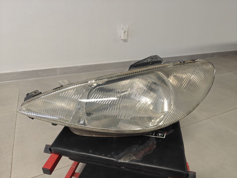 Ótica esquerda Peugeot 206