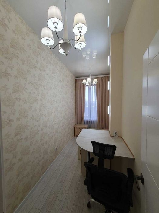 Продам 2 ком. кв. Центр, метро Левада, ул. Гольдберговская LT