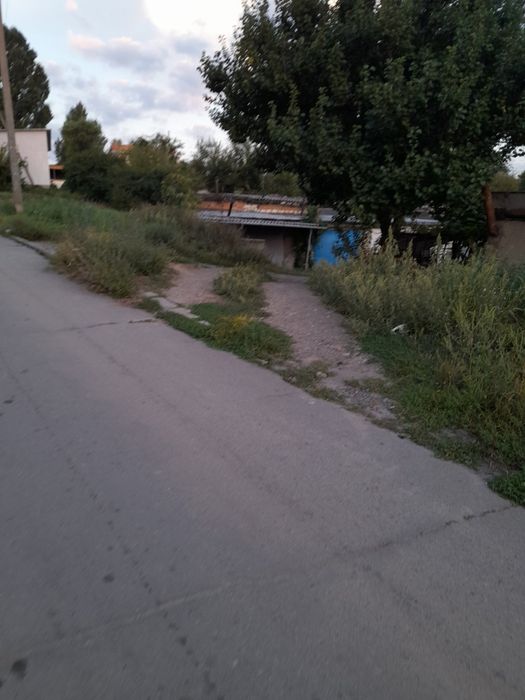 Продам гараж.коператив Москвич..первый с заезда в коператив.есть прист