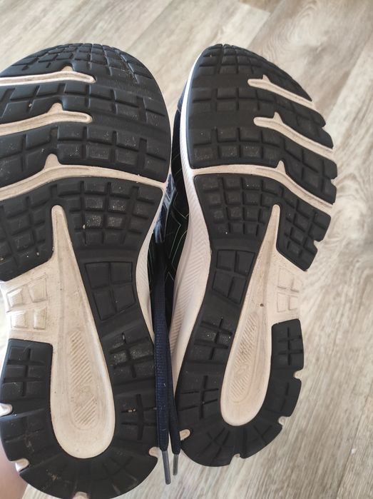Дитячі кросівки Asics. 39 р.