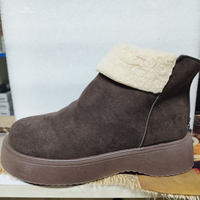 Зимові черевики ,уги 24,5;25см-устілка