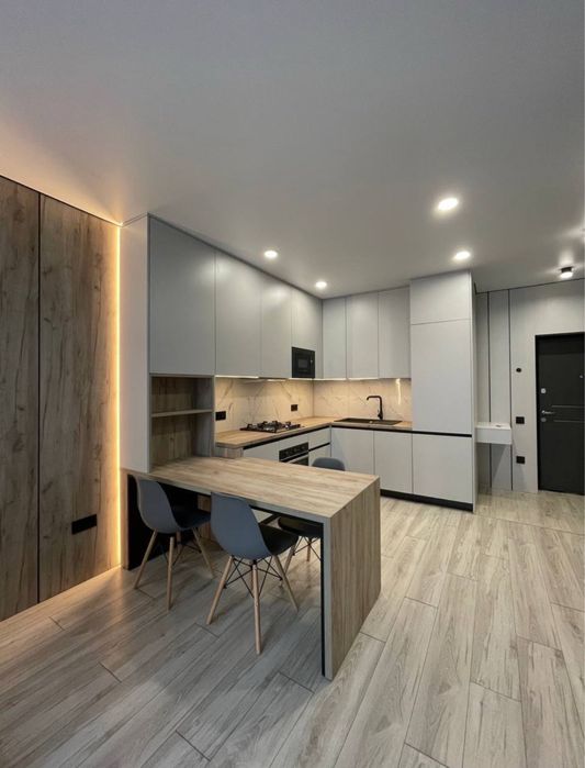 Оренда 2 кімнатної квартири + кухня студія.  Перша здача.