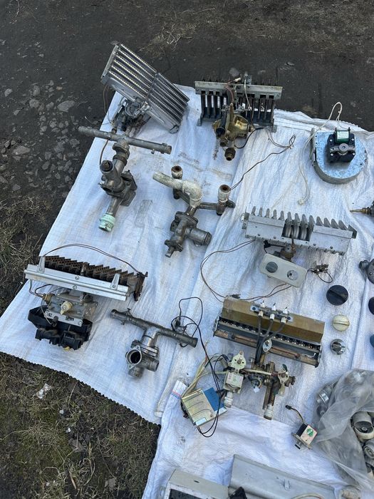 Запчастини до  різних газових колонок та котлів деталі розбірка