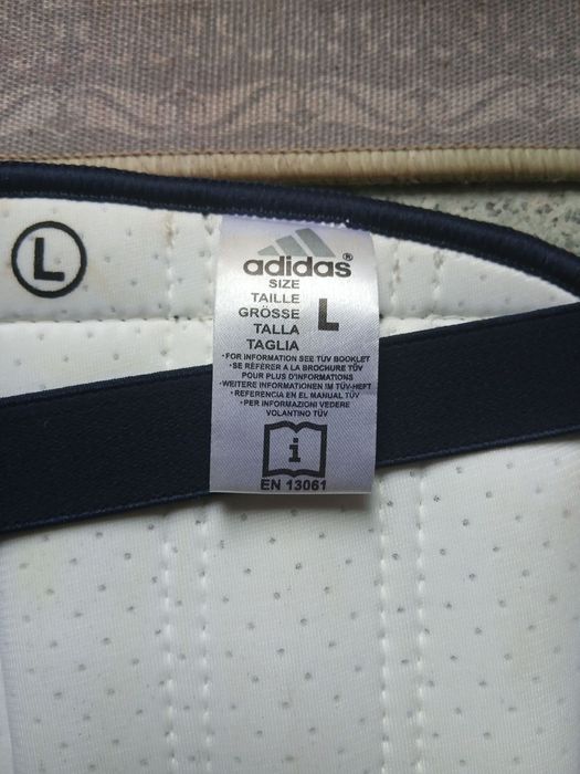 Захист Щитки футбольні adidas. Нові.