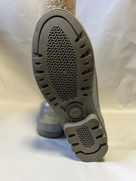Резиновые сапоги UGG с манжетами и внутри овчина.