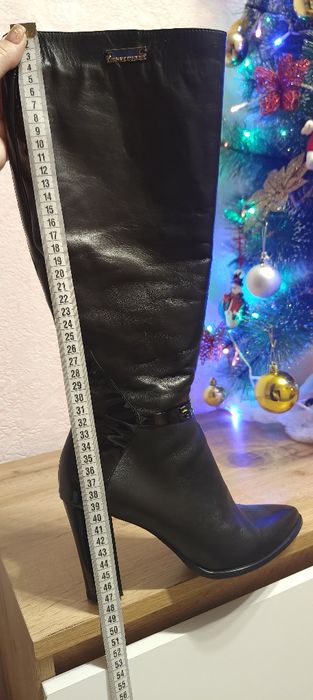 Взуття жіноче шкіряне фабричне