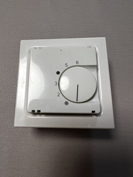 Termostat pokojowy ALRE FTR 101.000#00 podtynkowy mechaniczny