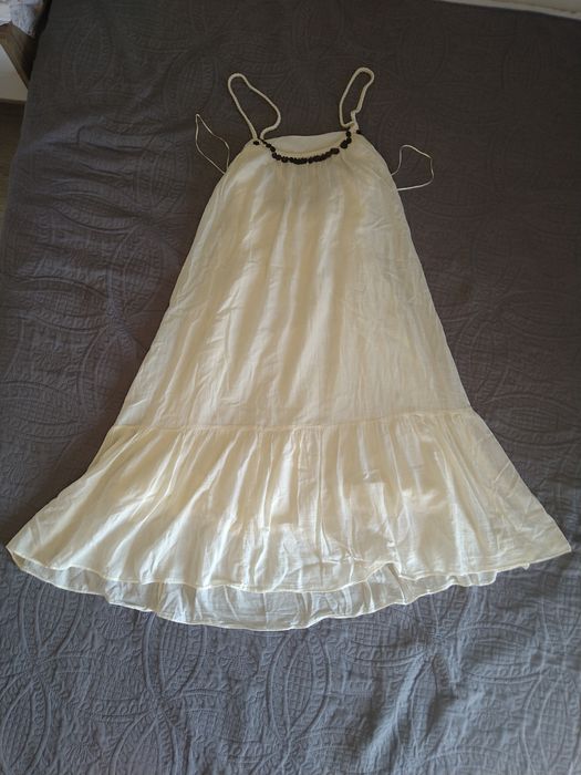 Vestido da Zara cor creme