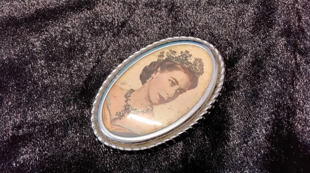 Broche vintage peca com 7 cm