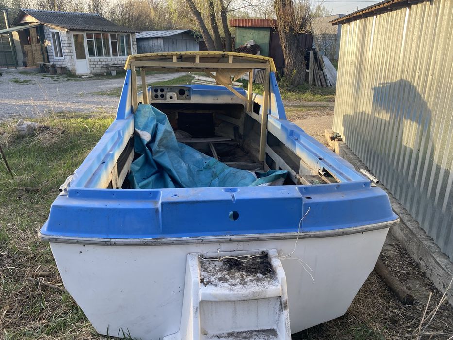 Катер КРИМ 4 водомет